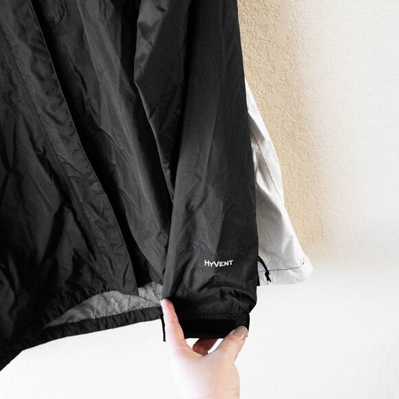 The North Face HyVent Jacket Size Large Black White Hooded Waterproof Shell - Picture 9 of 11